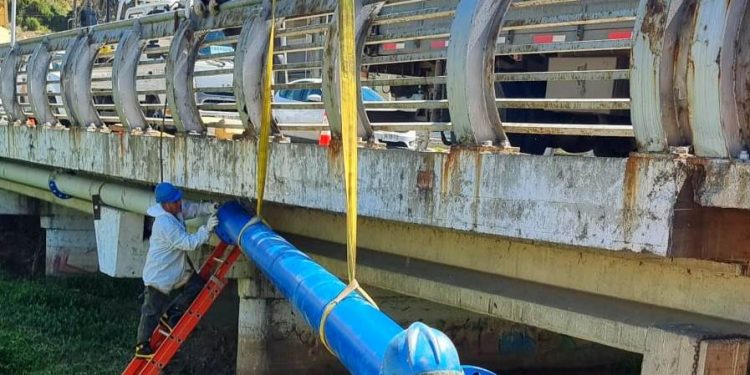 Renovación de matriz de agua potable en puente Reñaca finalizará esta semana