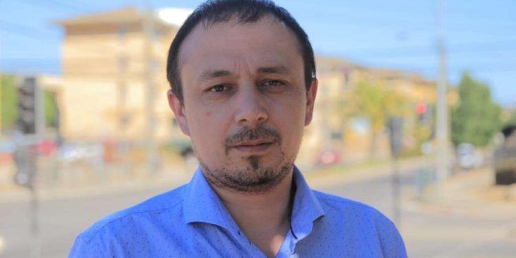 Diputado Cuello pide revisar alza del transporte público