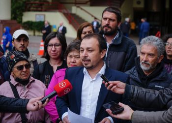 Diputado Luis Cuello ingresa reforma para permitir a municipios crear empresas de transporte