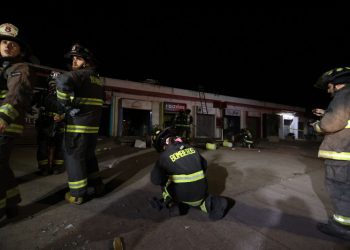 Explosión por fuga de gas deja cuatro locales comerciales dañados en Concón