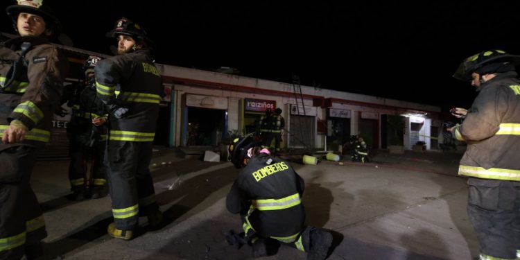 Explosión por fuga de gas deja cuatro locales comerciales dañados en Concón