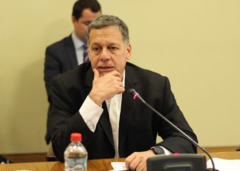 Senador Lagos Weber critica falta de licitación del transporte público en Valparaíso