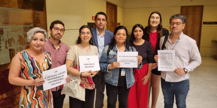 Diputados presentan proyecto para limitar sueldos de sostenedores de colegios