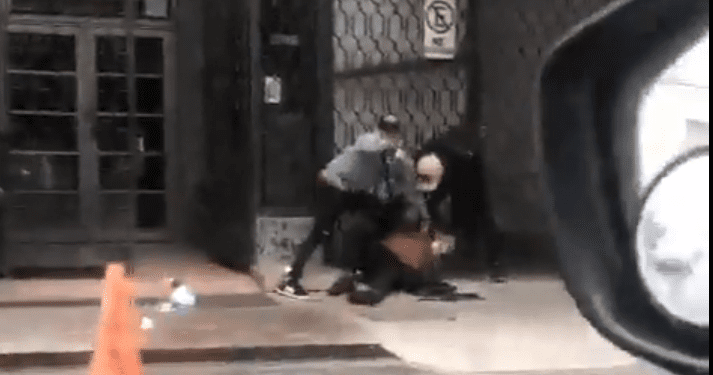 Dos delincuentes asaltan a adulto mayor en pleno centro de Viña del Mar