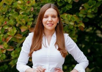 Diputada Camila Flores es hospitalizada de urgencia