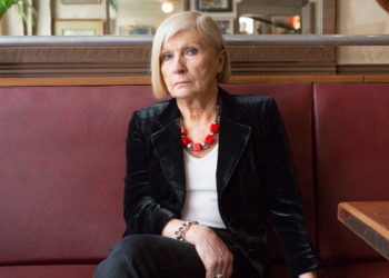 Politóloga Chantal Mouffe sufre infarto en Valparaíso y debe ser hospitalizada