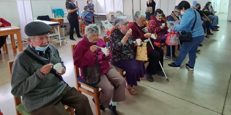 Quillota: Cecosf Santa Teresita realiza 120 atenciones de salud en operativo