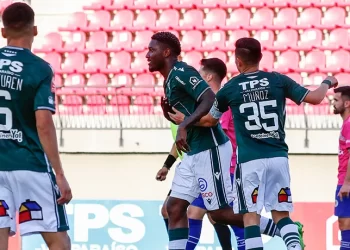 Santiago Wanderers termina su temporada con un triunfo por 2-0 frente a Santa Cruz