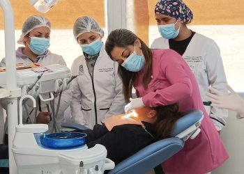UST elabora placas dentales para niños de escuelas de fútbol de Valparaíso