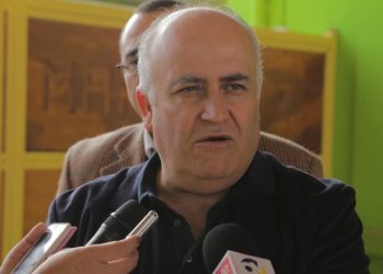 Partido Socialista acusa «cancelación y persecución política» por acusaciones contra Viñambres