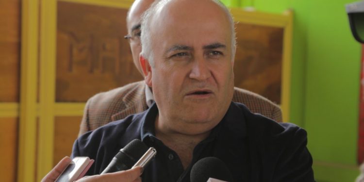 Partido Socialista acusa «cancelación y persecución política» por acusaciones contra Viñambres