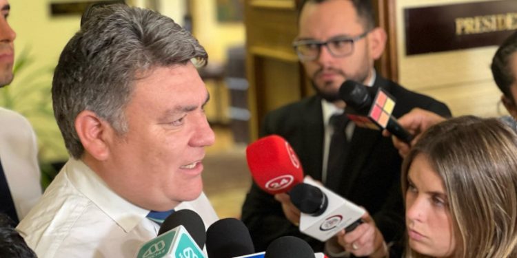 Diputado Venegas y suspensión de fuegos artificiales: “El alcalde Sharp siempre ostenta un halo de soberbia”