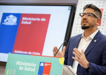 Servicios de salud atienden a 99 personas por incendio en Viña del Mar