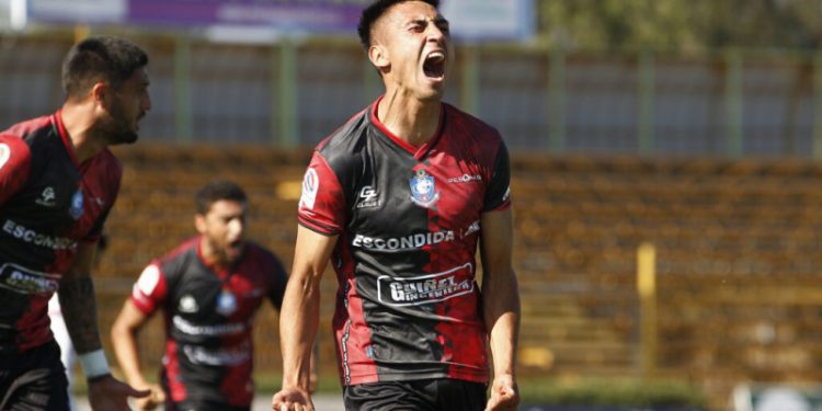 Universidad Católica asegura su primer fichaje para 2023