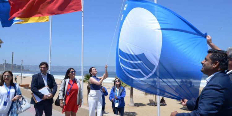 Playa del sector 5° de Reñaca es certificada como «Blue Flag»