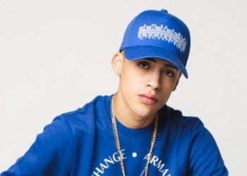 Asaltan a cantante Cris MJ en plena presentación en La Calera