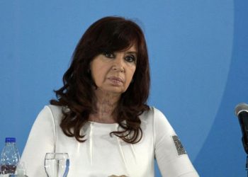 Condenan a Cristina Kirchner a seis años de prisión