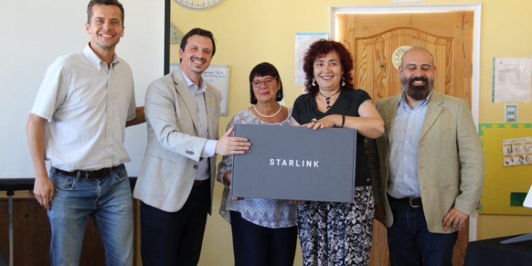 Antenas de Space X cambiarán vida digital de escuelas de Juan Fernández y Valparaíso