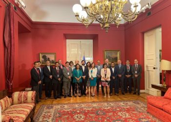 Universidades públicas exponen sus problemas a Presidente Boric