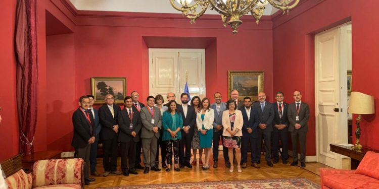 Universidades públicas exponen sus problemas a Presidente Boric