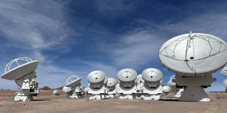 Investigadores chilenos crean plataforma que difunde datos de telescopio ALMA