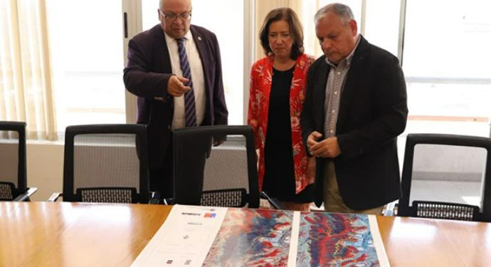 Fiscalía se reúne con Gobernador para informar sobre investigaciones por incendios