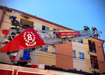 Bomberos controla incendio en Glorias Navales y descarta que haya niños desaparecidos