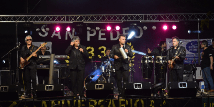 San Pedro de Quillota celebró sus 331 años bailando al ritmo de Los Vikings 5