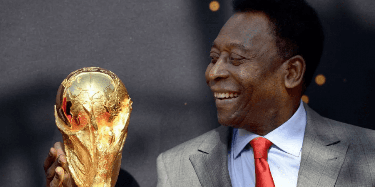 El astro del fútbol, Pelé, es ingresado a cuidados paliativos