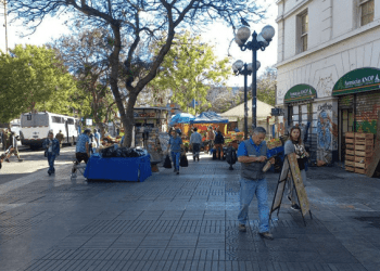 Realizan operativo de reordenamiento del espacio público en Valparaíso