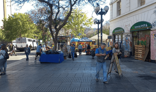 Realizan operativo de reordenamiento del espacio público en Valparaíso