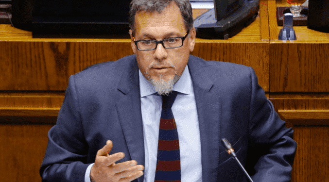 Senador Lagos Weber pide al Gobierno batería de ayudas para afectados por incendio