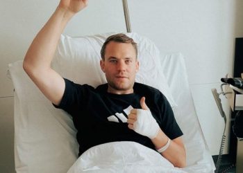 Portero alemán se fractura esquiando después de participar en el mundial