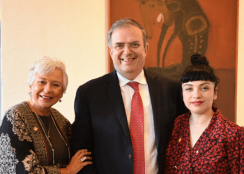 Mon Laferte se nacionaliza mexicana después de 15 años en el país azteca