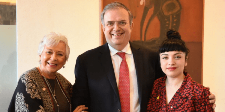 Mon Laferte se nacionaliza mexicana después de 15 años en el país azteca