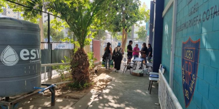 Esval instala ocho estanques de agua potable por incendio en Viña del Mar
