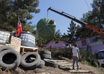 Valparaíso: Comienza instalación de estanques de agua en Laguna Verde