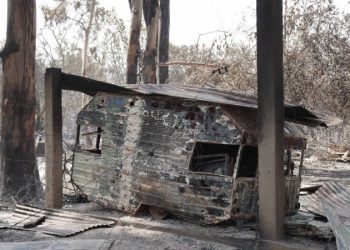 Alcaldesa de Villa Alemana anuncia querella criminal por incendio en Quebrada Escobares