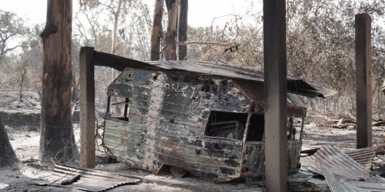 Alcaldesa de Villa Alemana anuncia querella criminal por incendio en Quebrada Escobares