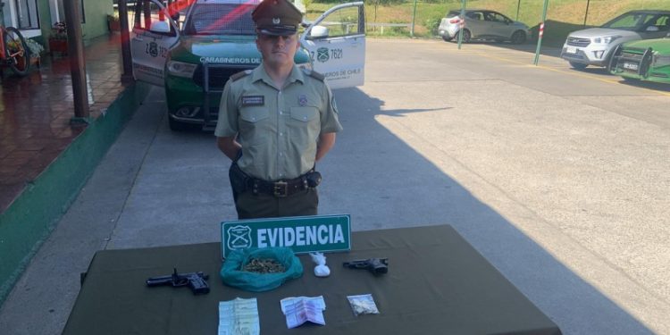Carabineros decomisa armas de fuego durante procedimiento de VIF