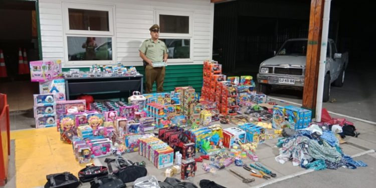 Carabineros detienen a delincuentes que robaron 100 millones en juguetes desde Limache