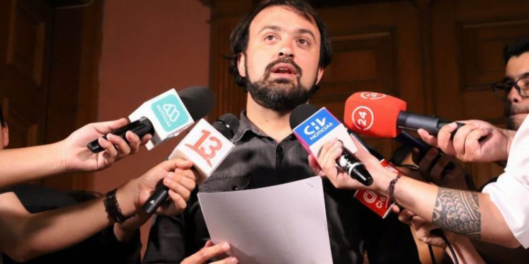 Alcalde Sharp apunta al Gobierno por fracaso en realización de fuegos artificiales