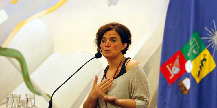 Académica sostiene que Chile está al debe en salvaguardar derechos de migrantes