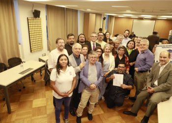 Sector público logra reajuste del 12% después de negociar con el Gobierno