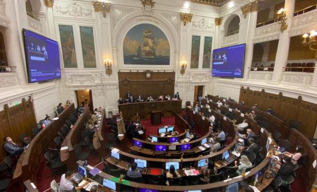 Afirman que acuerdo por nueva constitución es inminente