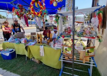 Centros de Salud de Quillota realizan ferias navideñas para apoyar a emprendedores