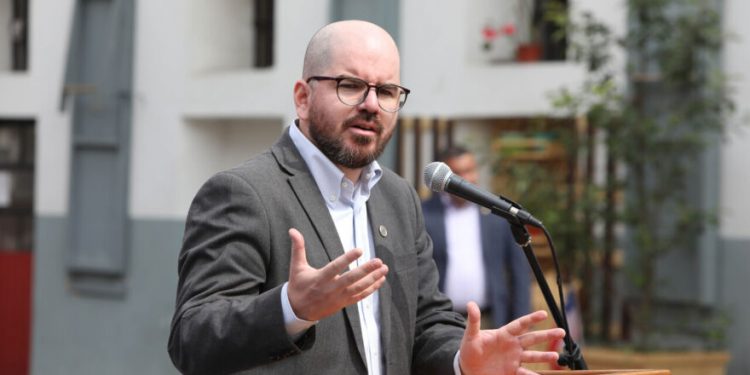 Giorgio Jackson es el ministro con la evaluación negativa más alta