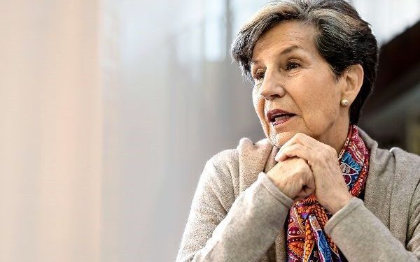 Senadora Allende: «Me parece relevante que se esté considerando incorporar a mujeres como conductoras»