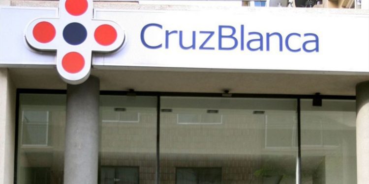 Isapre Cruz Blanca despide a una división entera de trabajadores