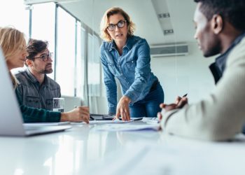 Un 62% cree que hay mayor equidad de género en el trabajo